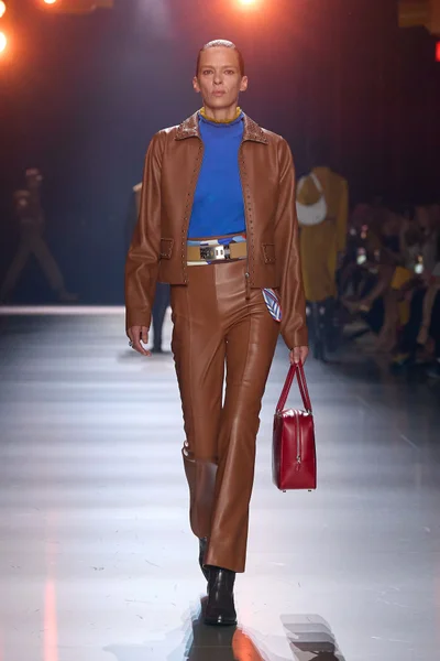 Look 24